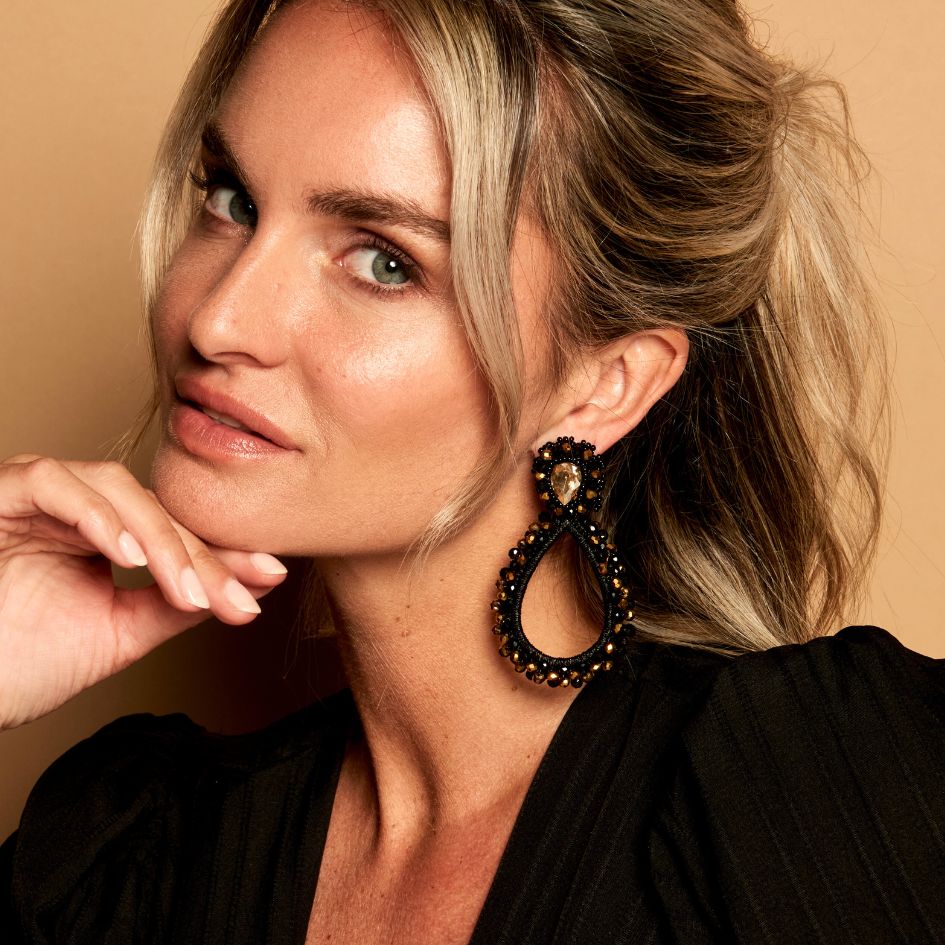 Grande Lauren Stone Earrings - Black Gold - Model - Paulie Pocket