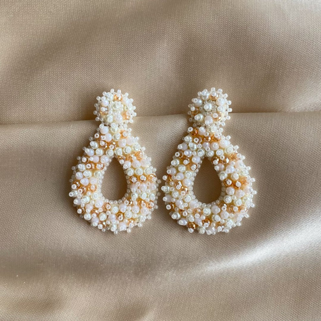 Small Drops Beads Earrings - White Beige - Satin - Paulie Pocket