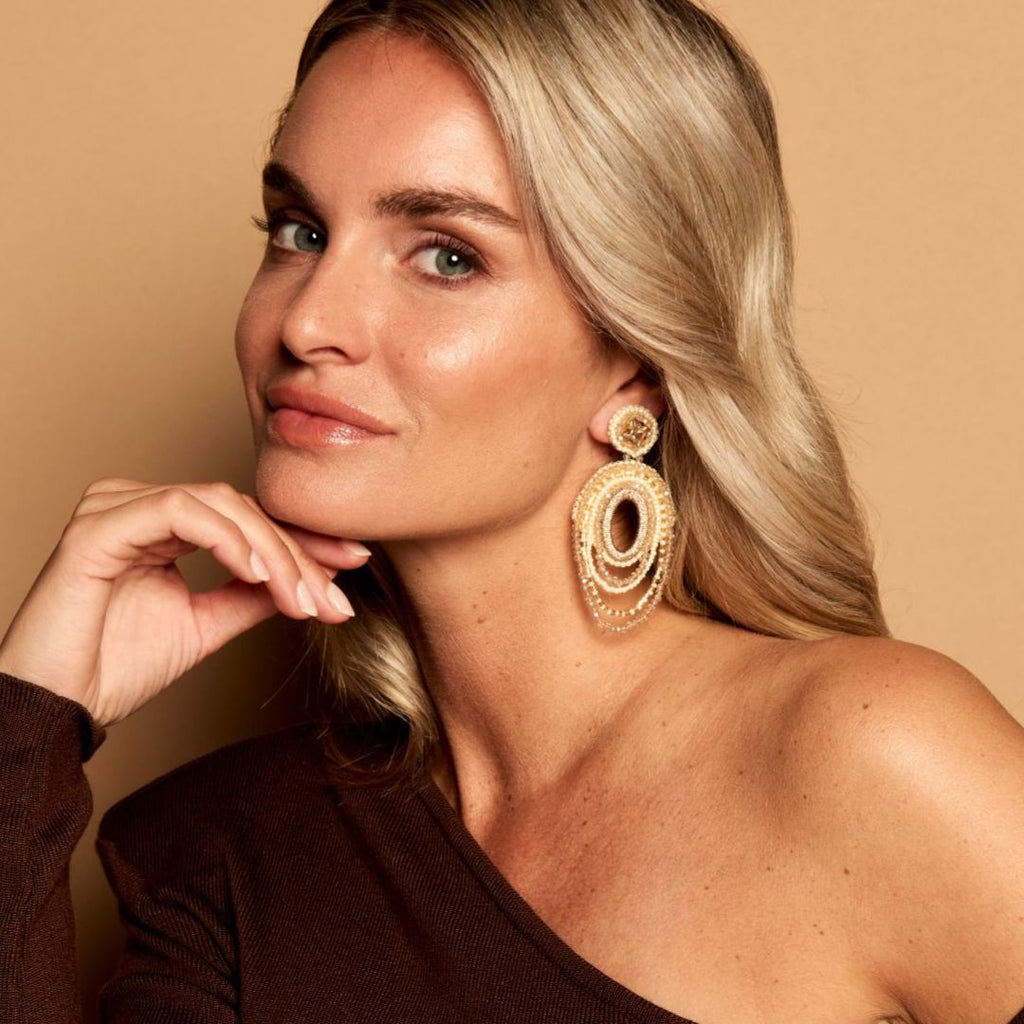 Chelsey Earrings - Beige - Model1 - Paulie Pocket