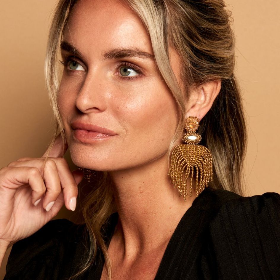 Farah Earrings - Gold - Model - Paulie Pocket
