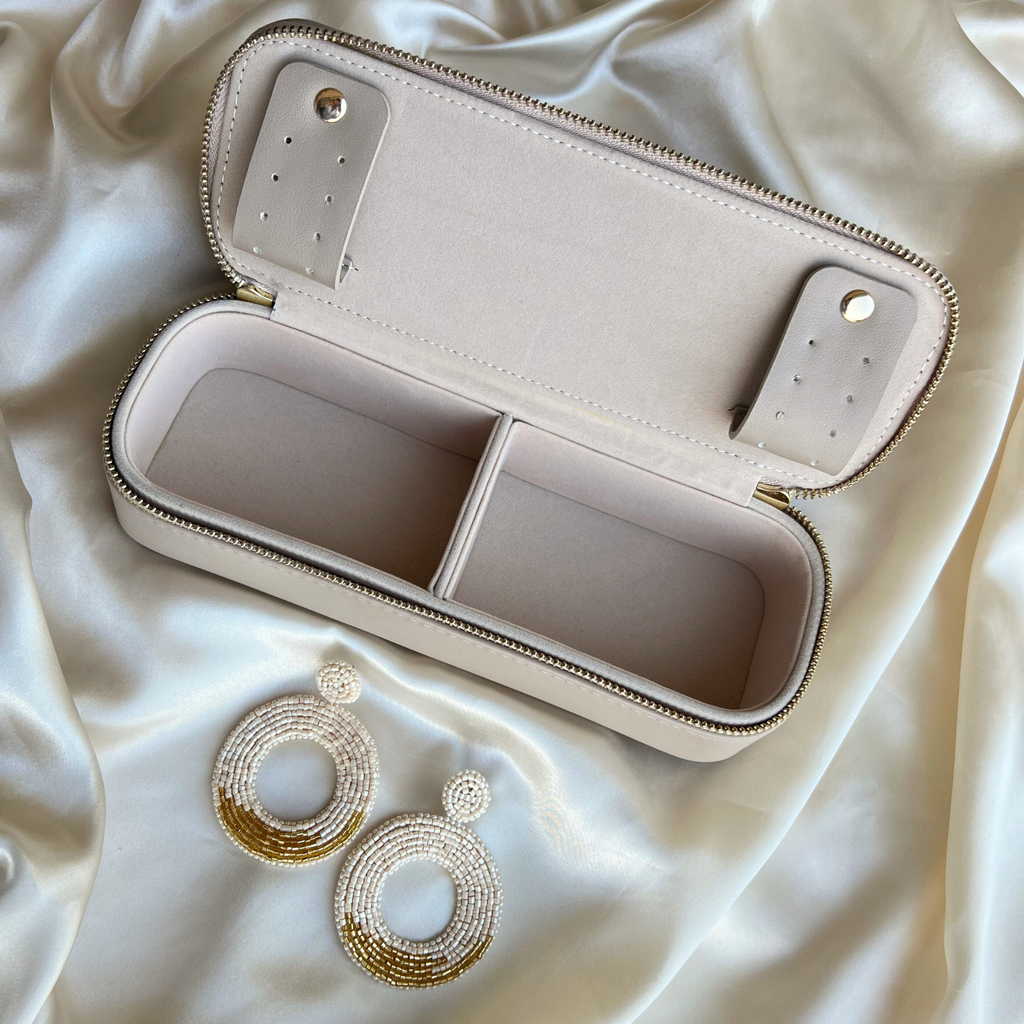 Beige Beauty Case & Earrings Bundle