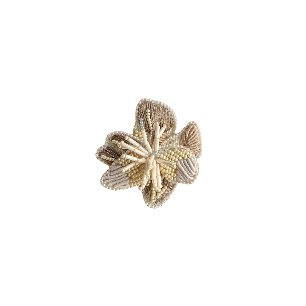 Broche Blossom - Beige - Paulie Pocket